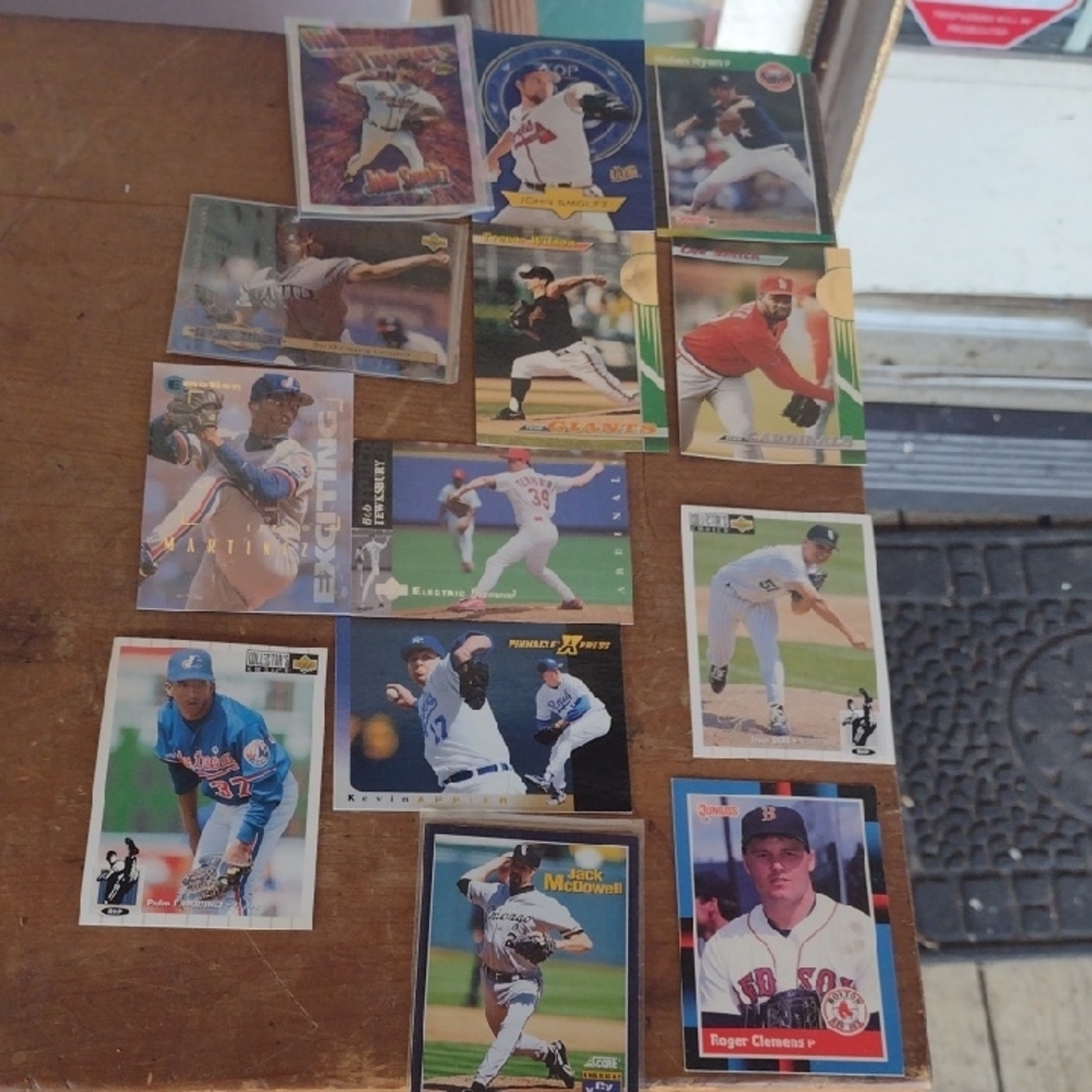 Assorted Baseball Trading Cards Set